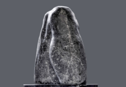 <b>bended knee</b> | Aachener Blaustein | 29 cm